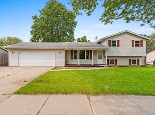 57 Solar Cir, Appleton, WI 54915