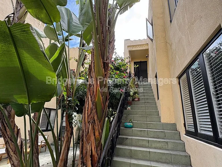 2660 6th Ave — Photo 4