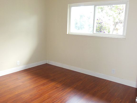 4th image of 310 Market Pl