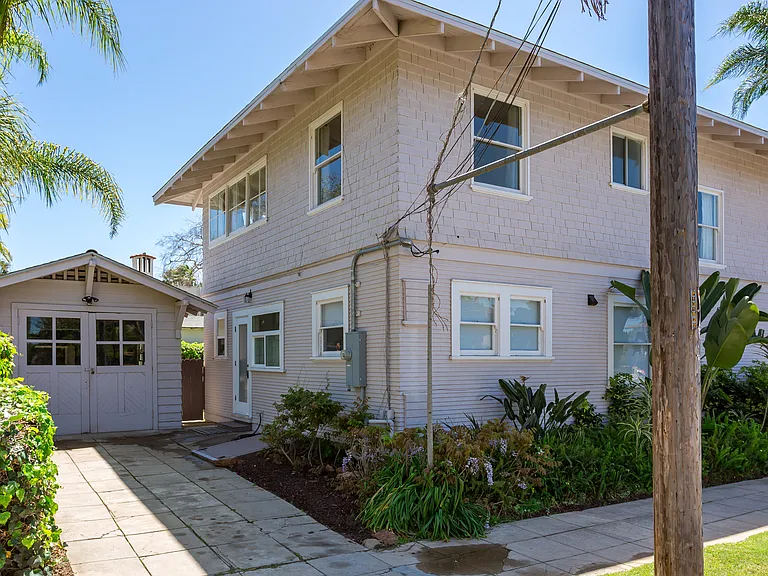 3425 Albatross St — Photo 36