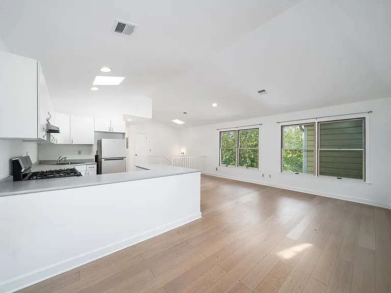 79 Sherman Pl #2 — Photo 9