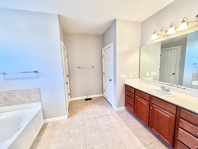 606 Trillium Ct — Photo 19