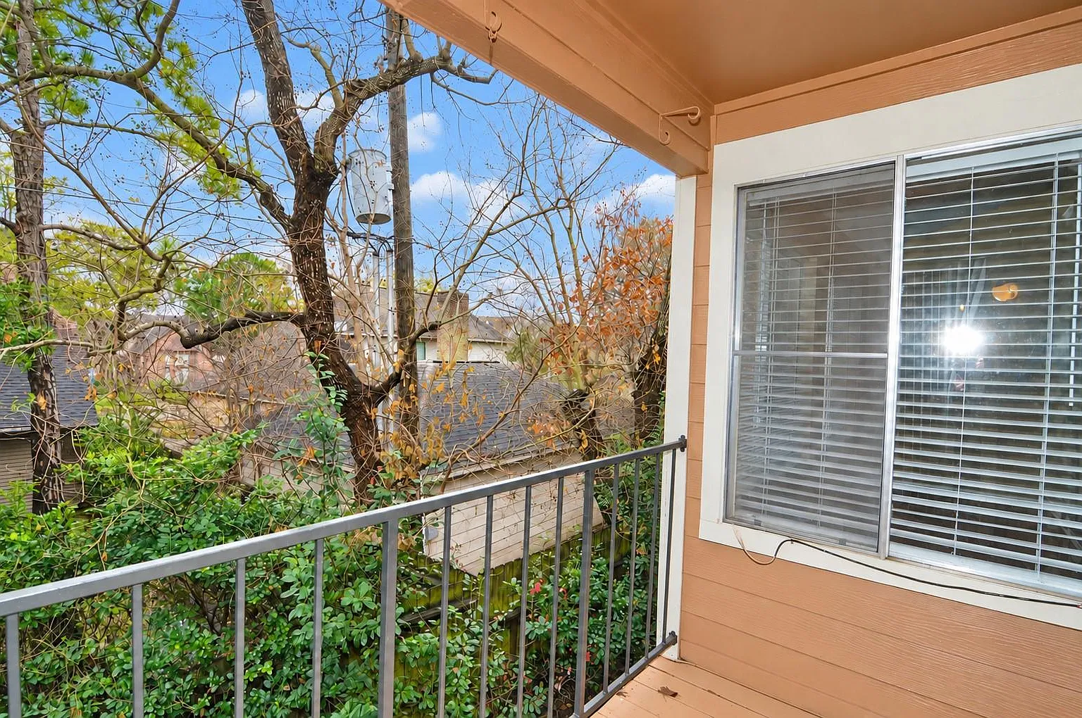 12400 Overbrook Ln — Photo 4