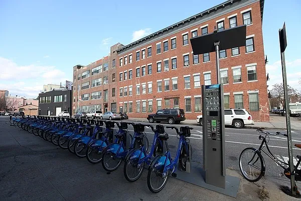 Rented by JW Real Estate Services LLC | media 18