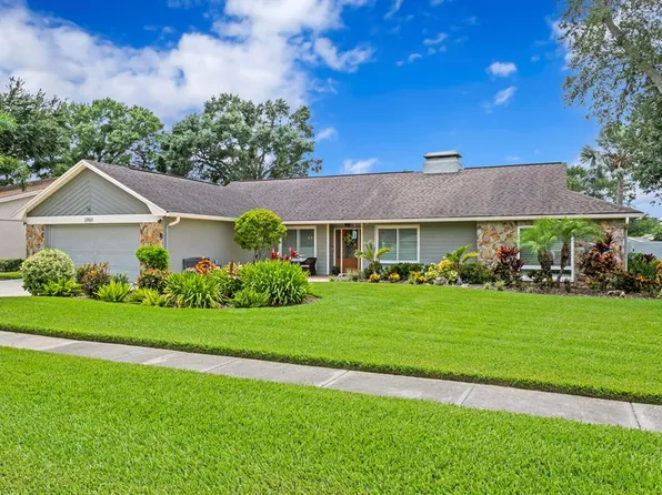 13810 LAKE VILLAGE PLACE, TAMPA, FL 33618