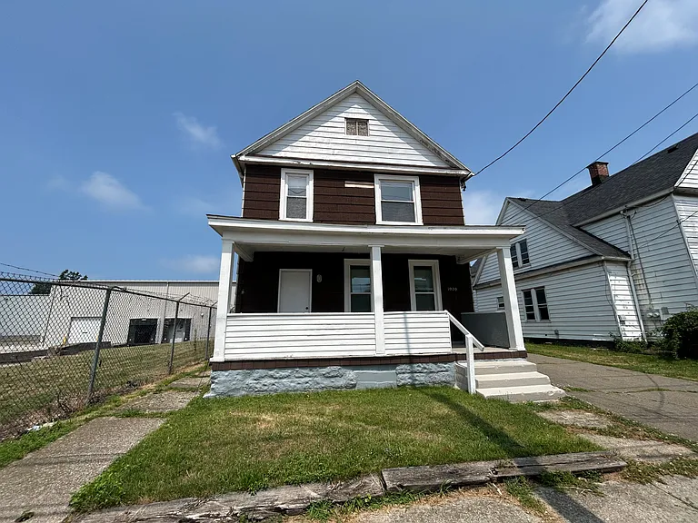 1020 W 18th St #2 — Photo 14