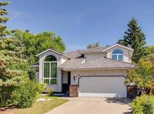 113 W Hawkdale Bay NW, Calgary, AB T3G 2W8