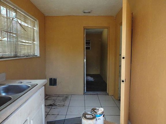4th image of 616 NW 14th Way