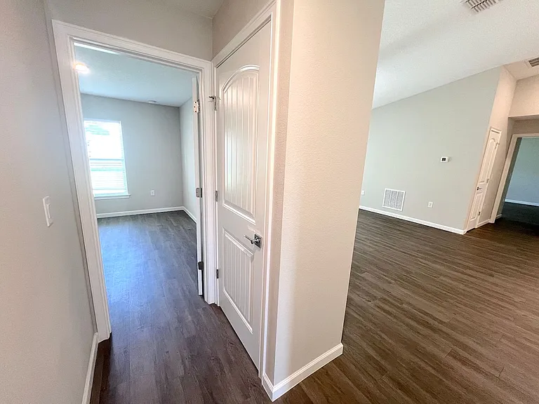 32 Postman Ln — Photo 24
