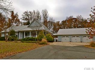 800 Honeysuckle Ln, Midland, NC 28107