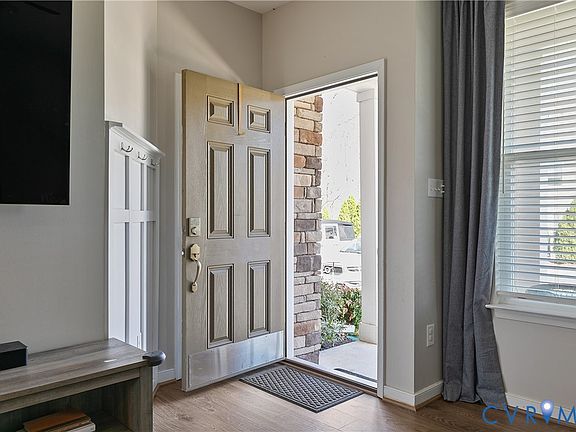 4th image of 8091 Rutland Village Dr