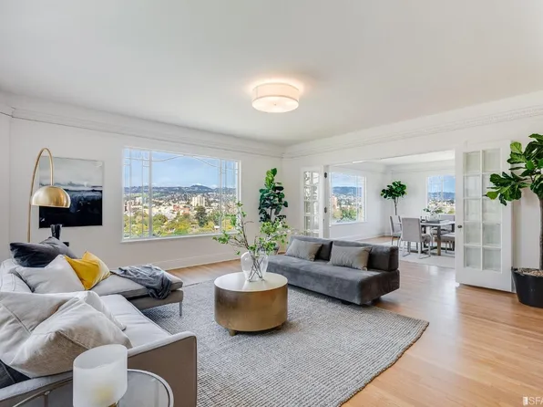244 Lakeside Dr APT 17, Oakland, CA 94612
