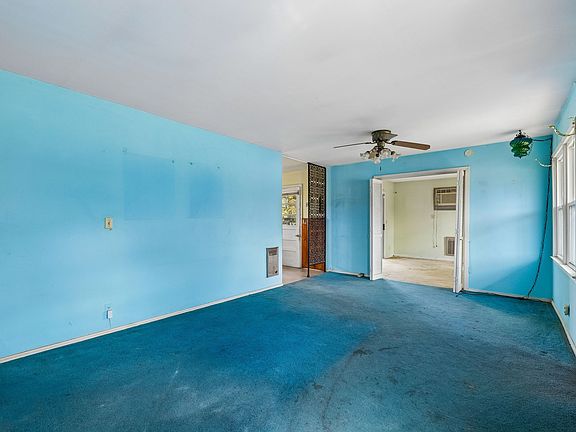 5th image of 600 10th Ave E