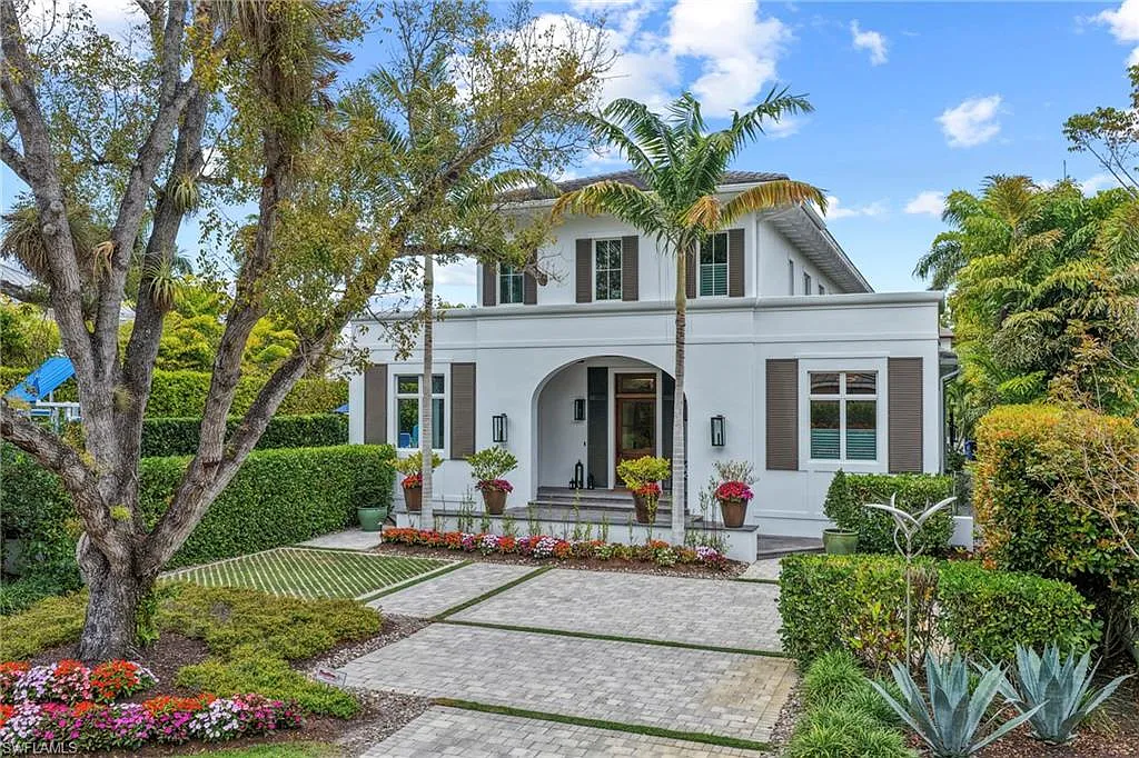 5 bed, 5.5 bath, 6231 sqft, $25,000 — Photo 4