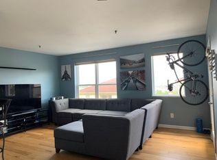 405 NW Uptown Ter APT 1A, Portland, OR 97210