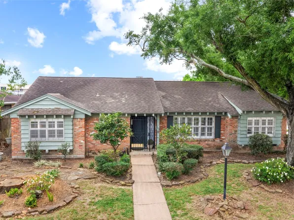 102 Parliament Dr, Houston, TX 77034