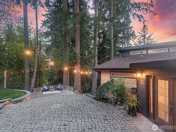 2nd image of 18631 E Spring Lake Drive SE
