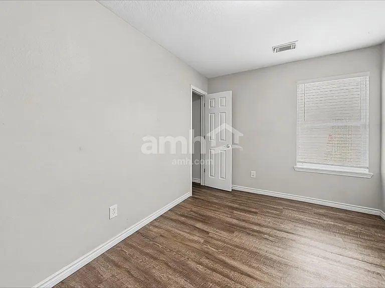 2423 Lofty Falls Ct — Photo 13