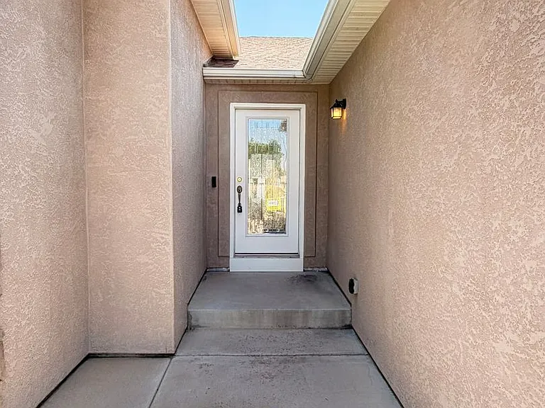 646 Cortney Way — Photo 2