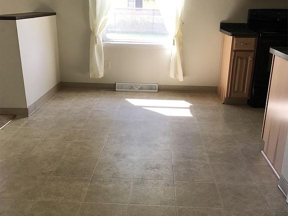 4th image of 1351 Primrose Ln