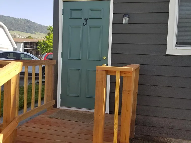 1520 Ashberry Ct #4 — Photo 2