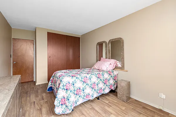 Sold by Remax Edge | media 8