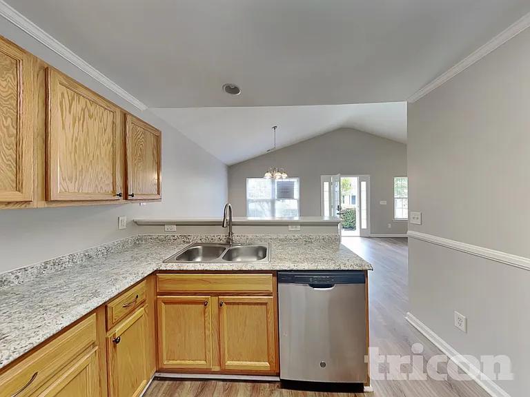 180 Riglaw Cir — Photo 5