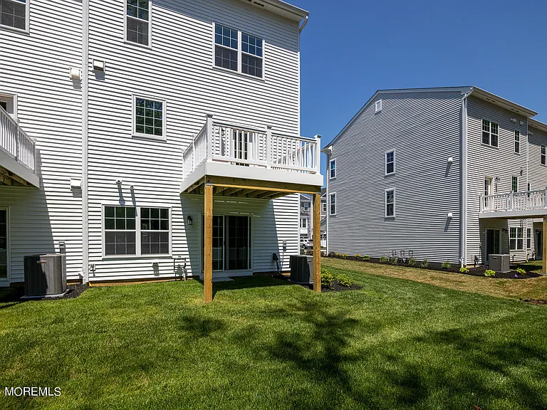 18 Crimson Dr — Photo 33