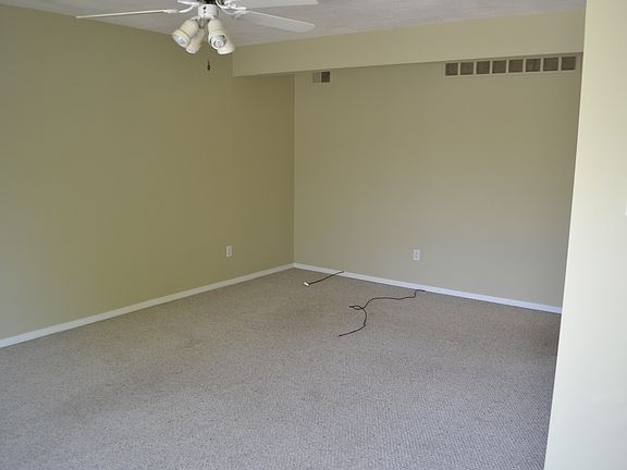 2nd image of 25 Dickinson Ave Unit G