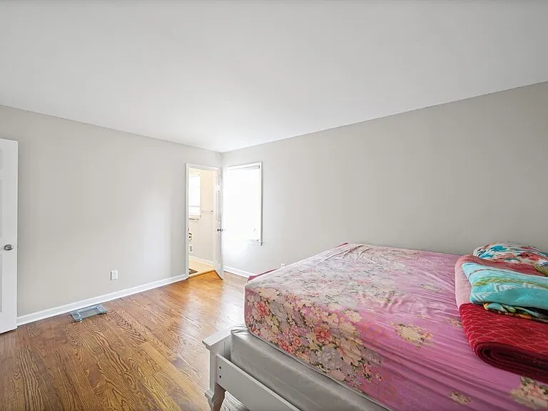 335 Meadowdale Ln — Photo 21