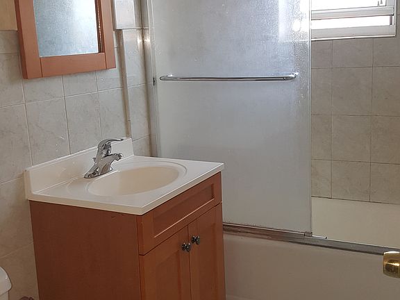 5th image of 225 Union St APT 18