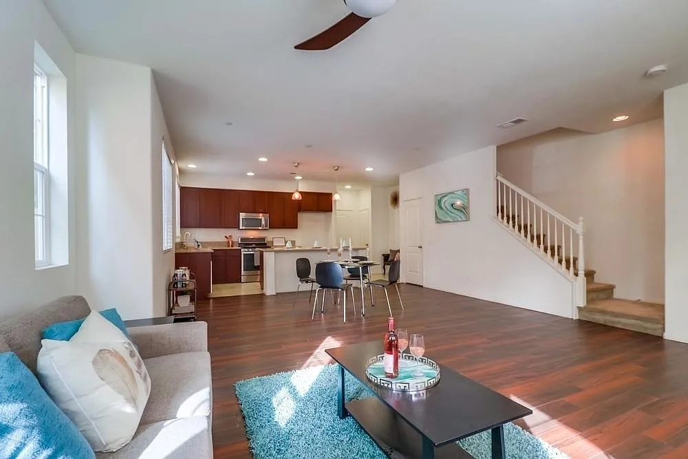 1549 El Prado St — Photo 4