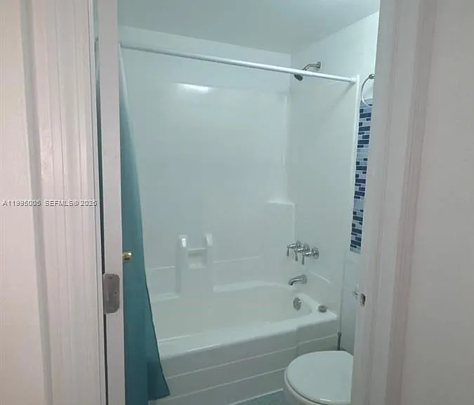 2350 NE 135th St #1402 — Photo 11