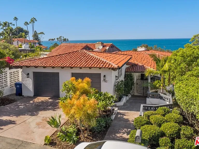 7782 Lookout Dr — Photo 2