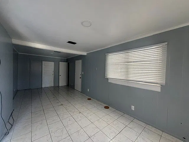 4 bed, 2040 sqft, $1,850 — Photo 3
