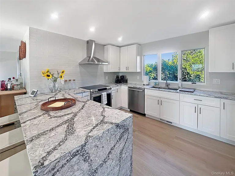 1225 Leeton Dr — Photo 4