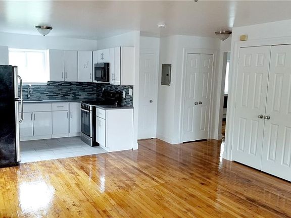 5th image of 1844 Seward Ave