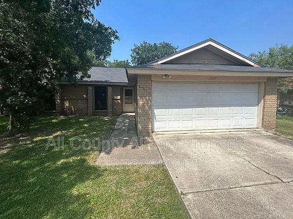 2nd image of 13527 Larkbrook St