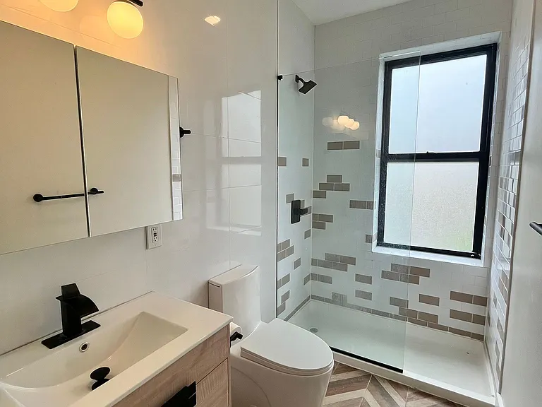 282 Baldwin Ave #1R — Photo 7
