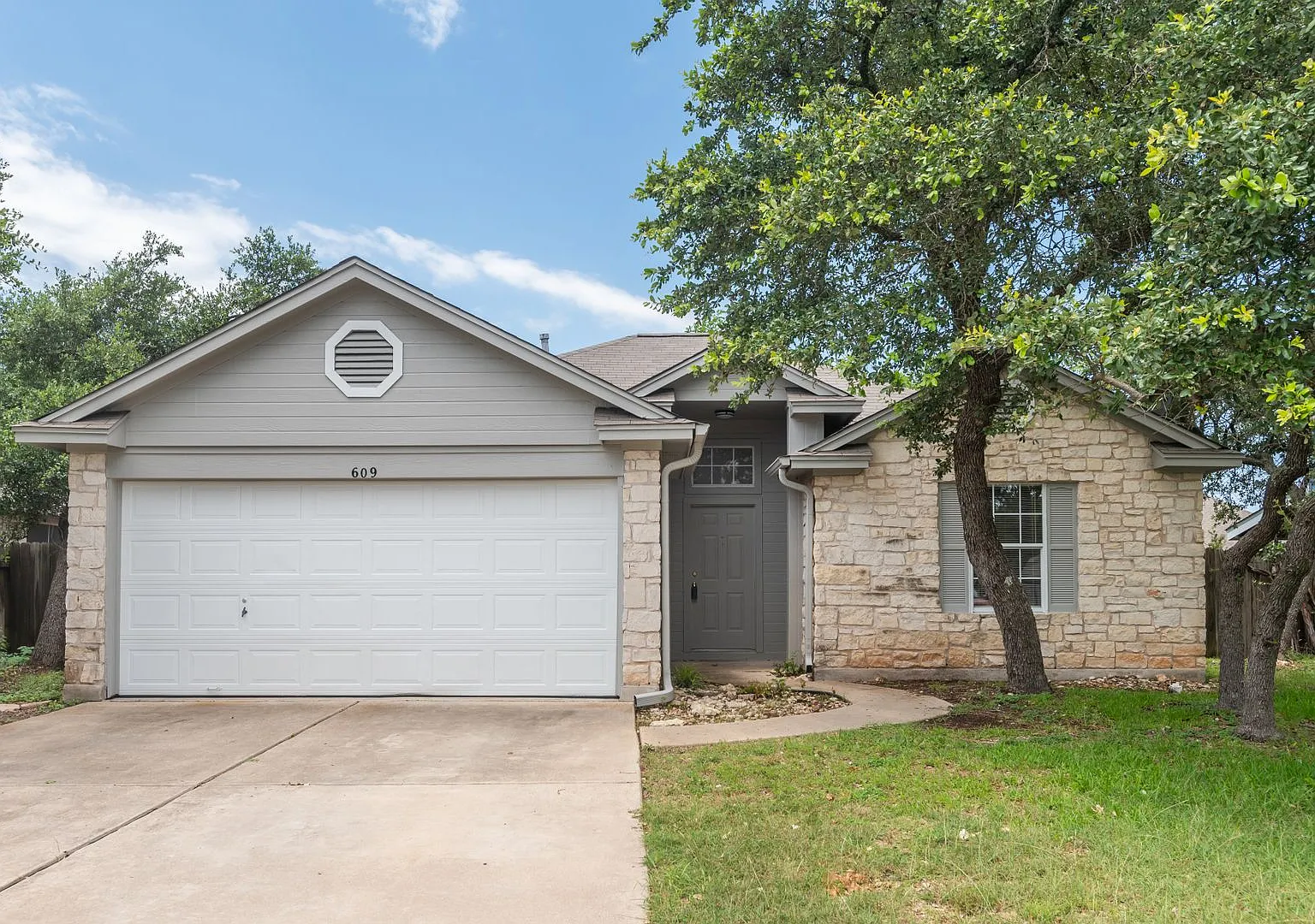 Leander Single Story for Rent — Photo 2