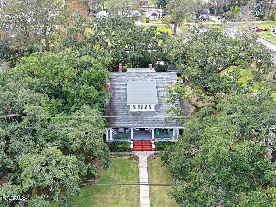 221 E Main St, Jeanerette, LA 70544 Zillow