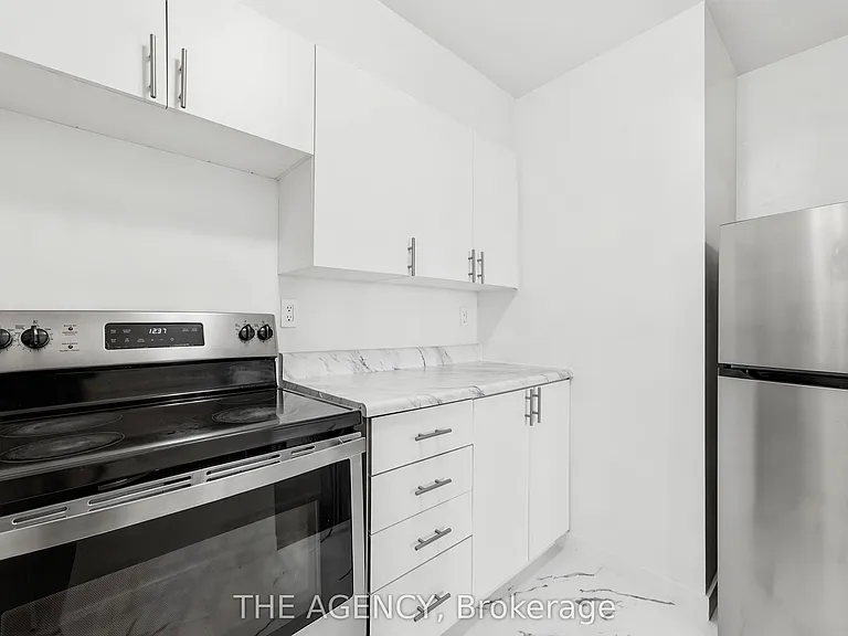 2350 Dundas St W #2511A — Photo 8