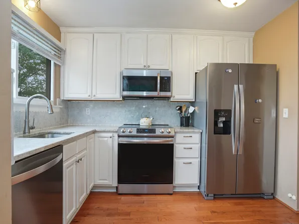 68 Hope Street APT 11, Stamford, CT 06906