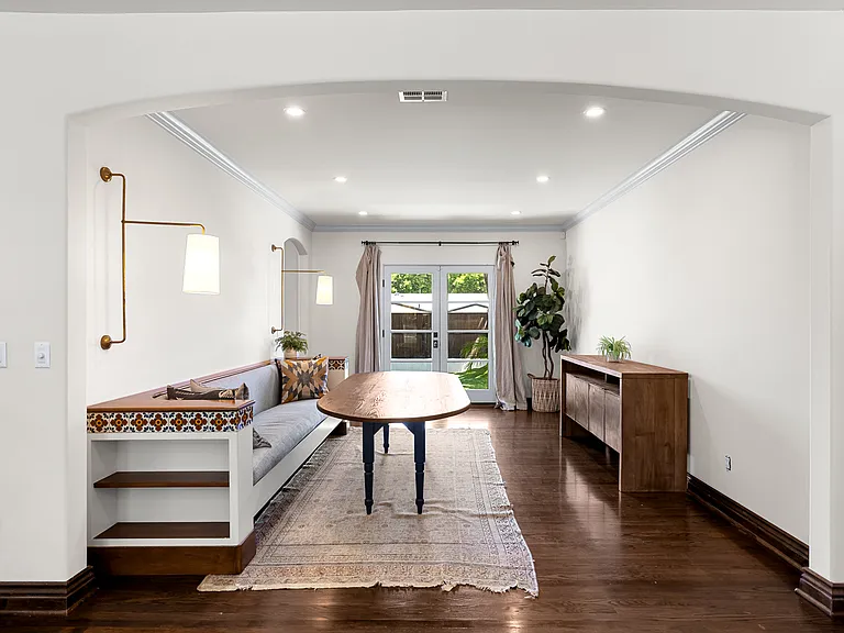 4363 Irvine Ave — Photo 6