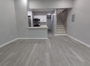 215 Mount Hope St, Lowell, MA 01854