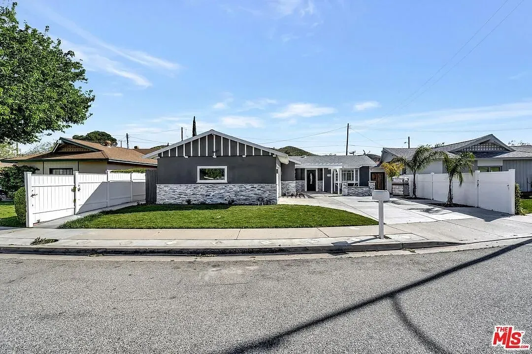 4 bed, 1467 sqft, $3,950 — Photo 3
