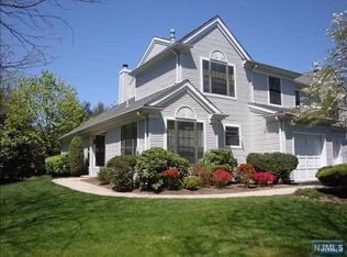 123 Frank Ct, Mahwah, NJ 07430