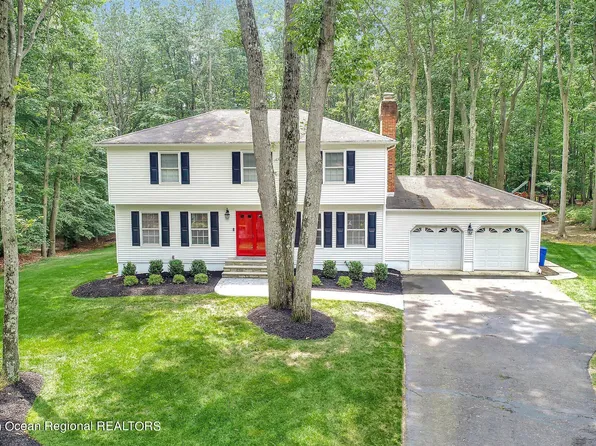 9 Manalapan Woods Drive, Manalapan, NJ 07726