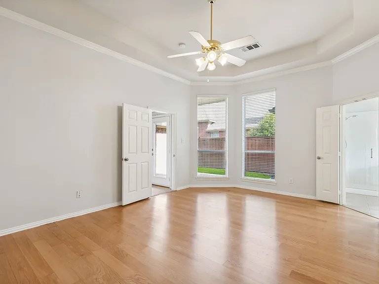 8447 Firewheel Ln — Photo 15