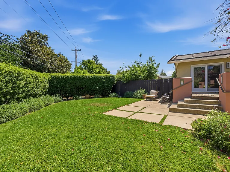 19567 Ardmore Ct — Photo 32
